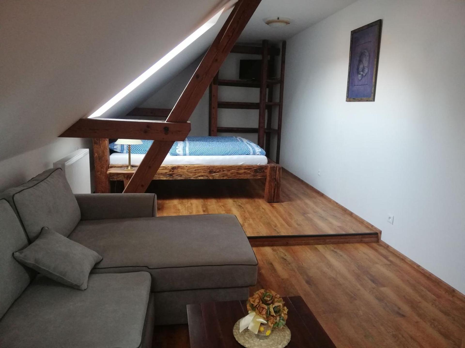 Penzion, Restaurace Jaro Věšín Brdy Rozmital pod Tremsinem Habitación foto