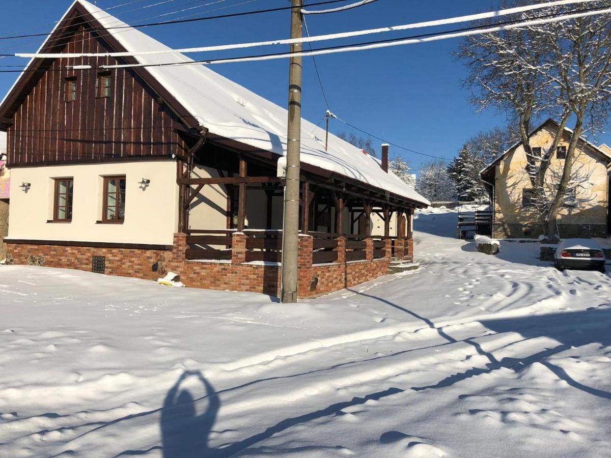 Penzion, Restaurace Jaro Věšín Brdy Rozmital pod Tremsinem Exterior foto